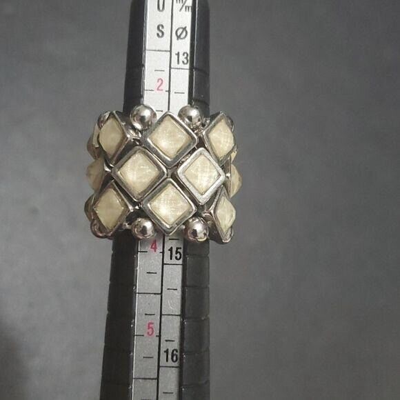 Silver tone cream ring - Picture 6 of 8